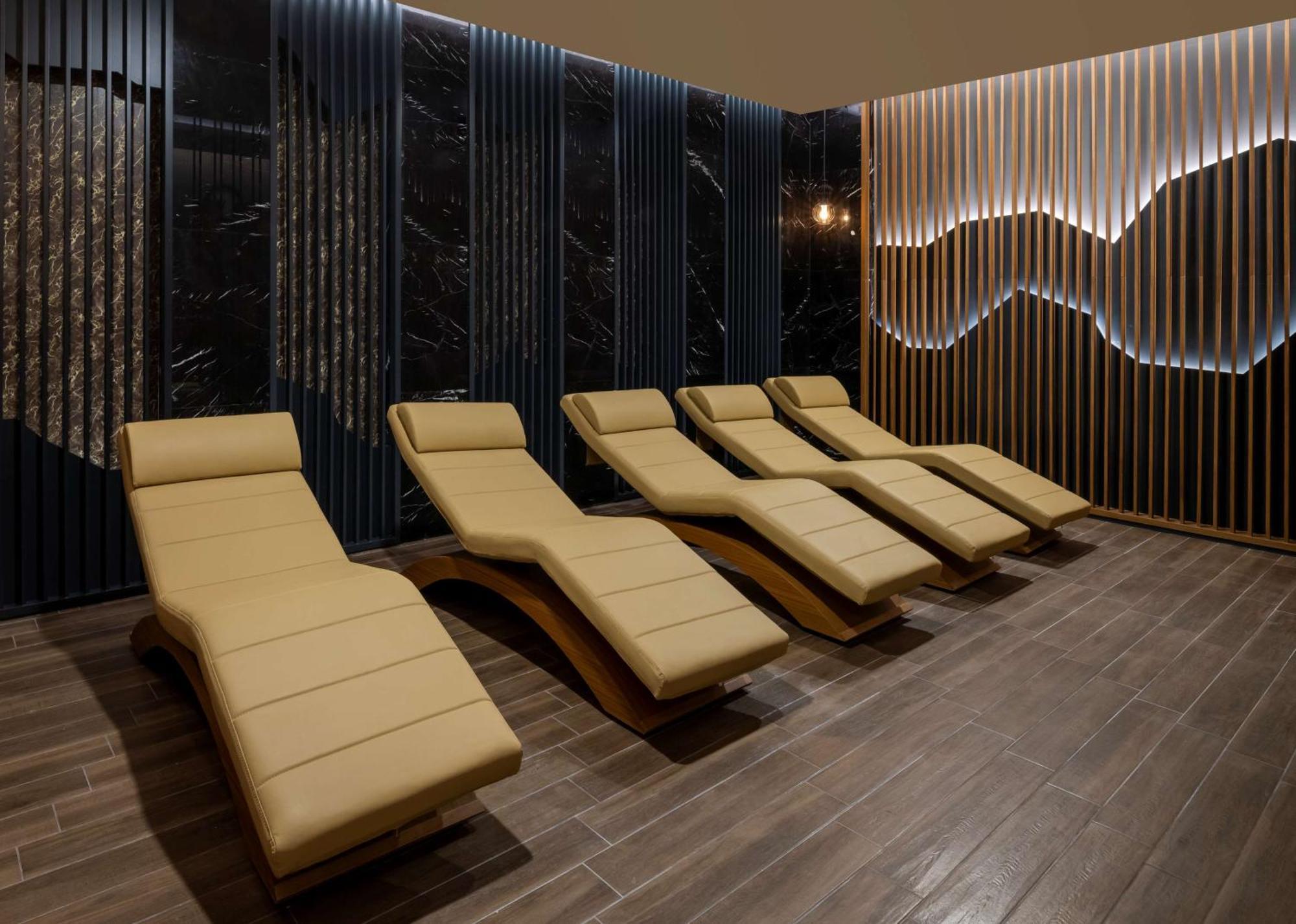 Doubletree By Hilton Manisa Hotel Exterior foto