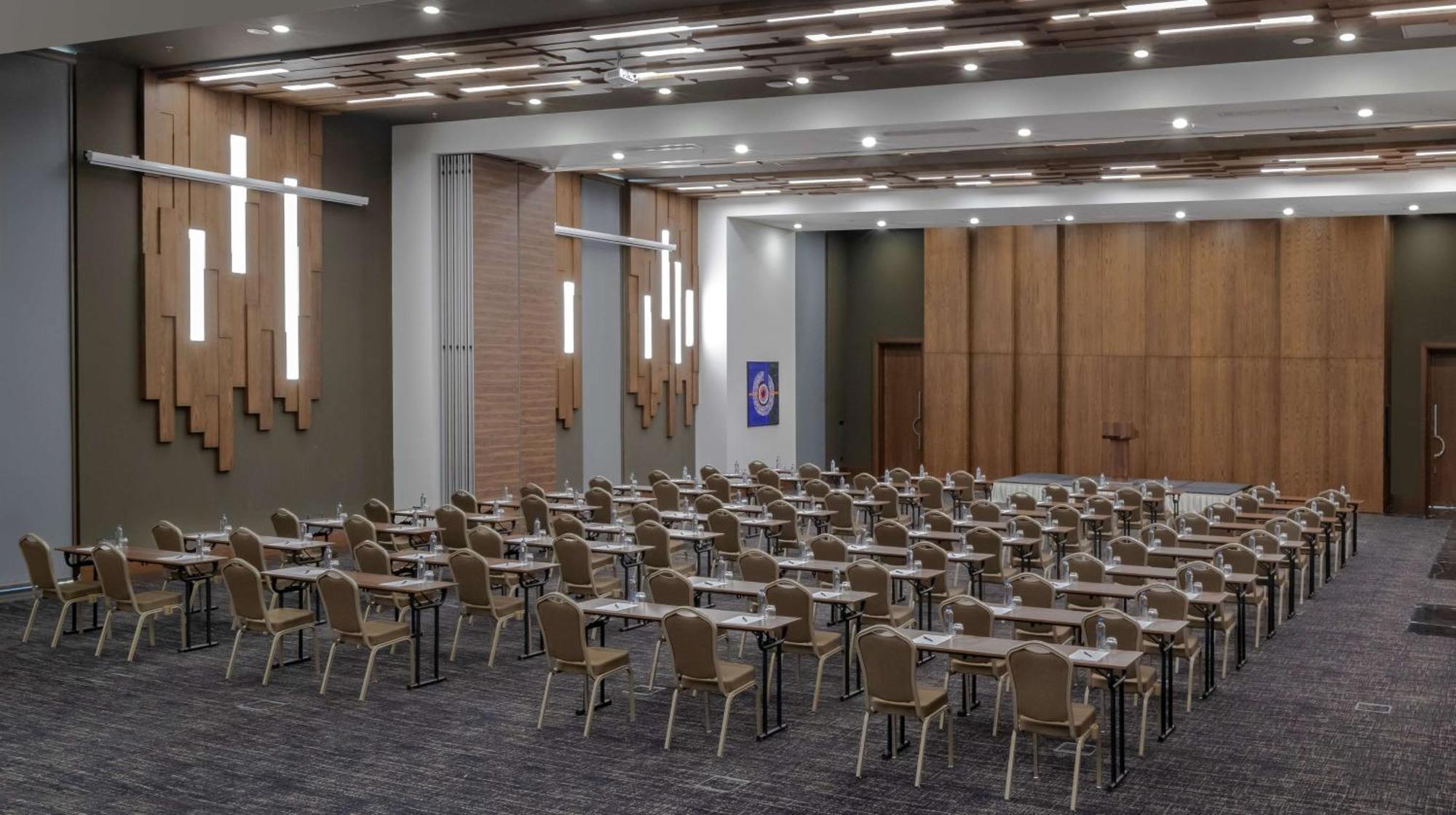 Doubletree By Hilton Manisa Hotel Exterior foto