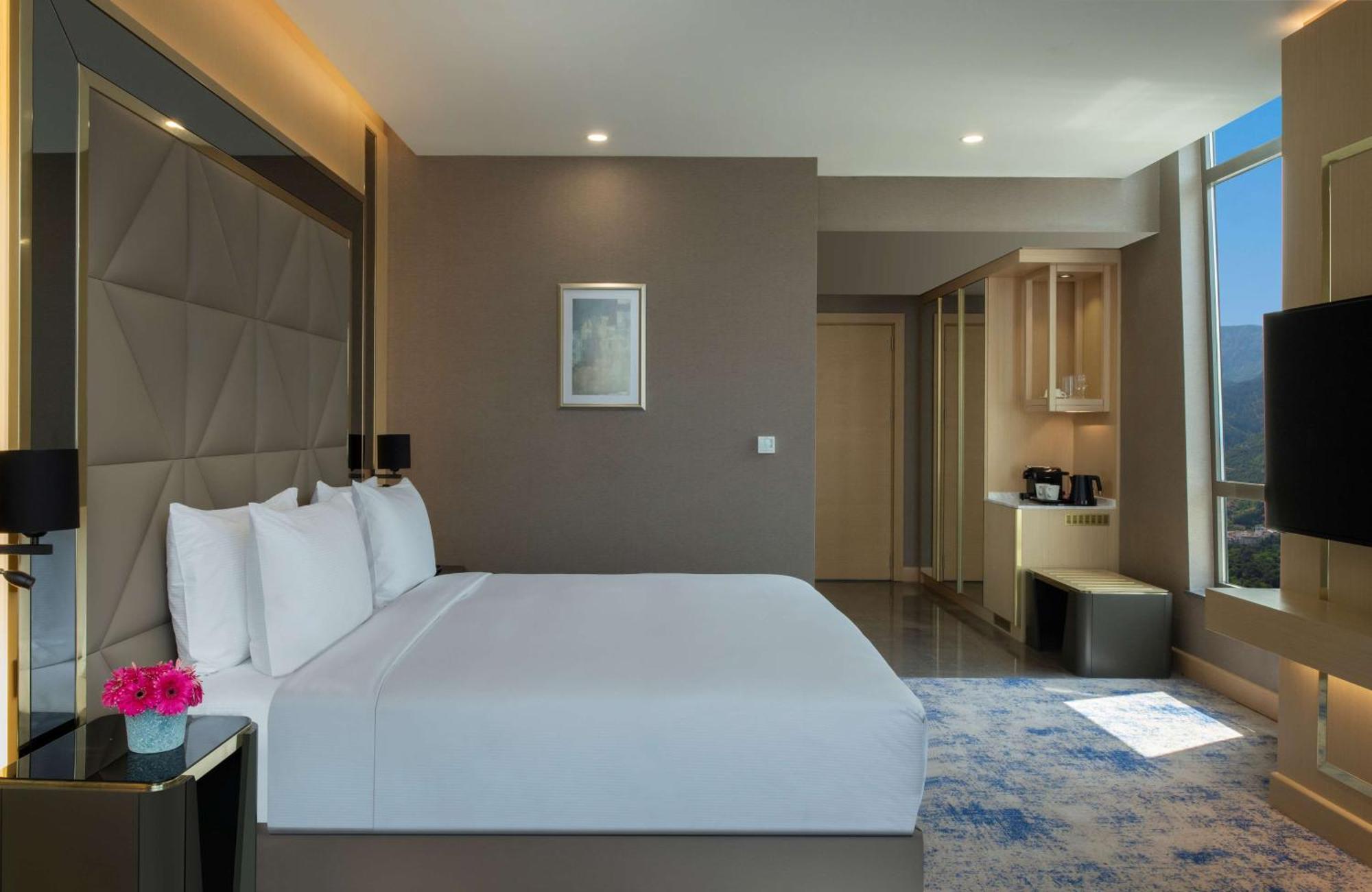 Doubletree By Hilton Manisa Hotel Exterior foto